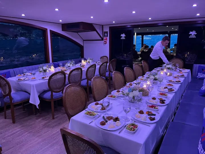 Boğaz'da yatta akşam yemeği, İstanbul Yatçılık – fotoğraf 3