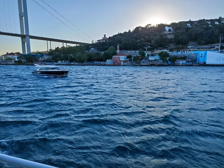 Boğaz turundan yalı ve köprü manzarası, İstanbul Yatçılık – fotoğraf 2